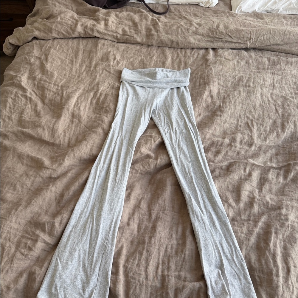 Skims fold over pants